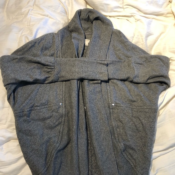 Aritzia Detroit Cardigan - Picture 6 of 8